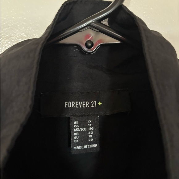 ( Forever 21) Black and purple Women's windbreaker Jacket - Picture 4 of 5